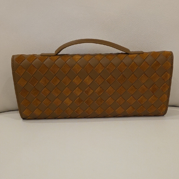 Elegant Leather Cashmere Tan Woven Clutch - Picture 6 of 10